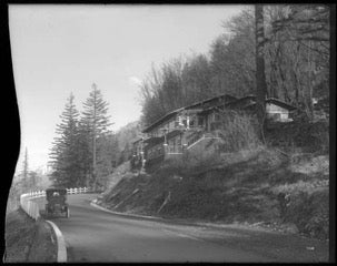 "Multnomah Lodge (Mist Falls Lodge)"